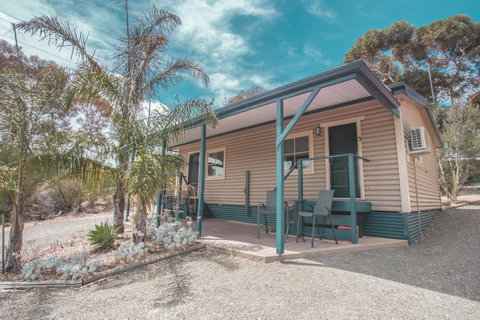 Seppelts View Cabins - Accommodation Gladstone 42