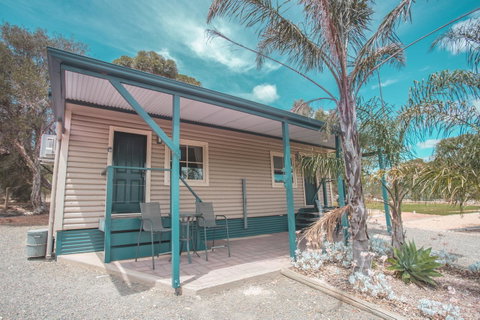 Seppelts View Cabins - Accommodation Gladstone 1