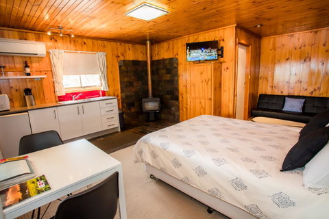 Seppelts View Cabins - Accommodation Gladstone 39