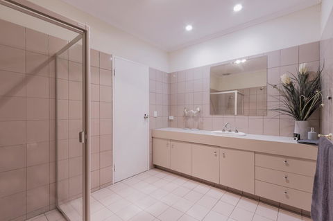 Adelaide Style Accommodation-Close To City-North Adelaide-3 Bdrm- FREE Parking - Accommodation Gladstone 31