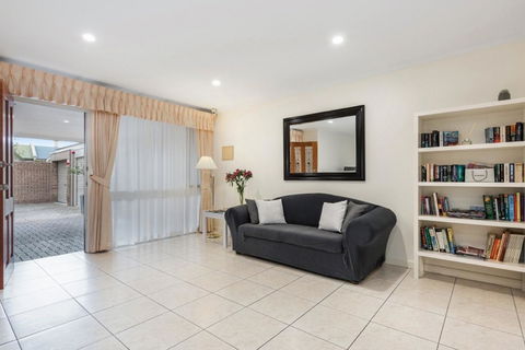 Adelaide Style Accommodation-Close To City-North Adelaide-3 Bdrm- FREE Parking - Accommodation Gladstone 7