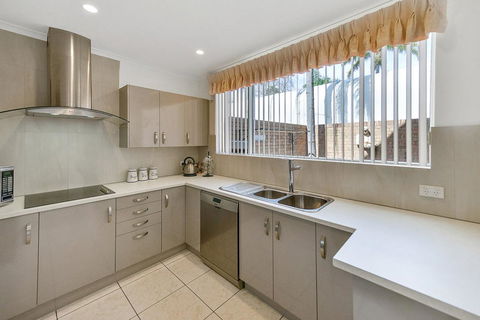 Adelaide Style Accommodation-Close To City-North Adelaide-3 Bdrm- FREE Parking - Accommodation Gladstone 9