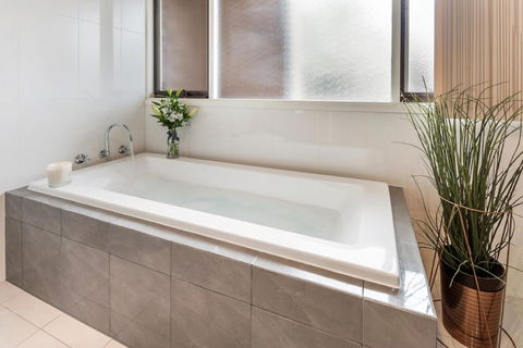 Adelaide Style Accommodation-Close To City-North Adelaide-3 Bdrm- FREE Parking - Accommodation Gladstone 2