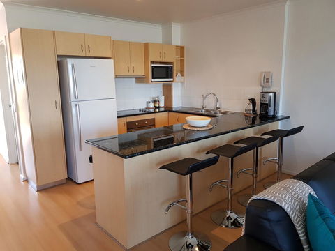 Spacious 4 BR And 2 Bathrooms City Apartment - Accommodation Gladstone 2