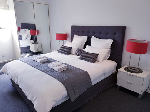 Spacious 4 BR And 2 Bathrooms City Apartment - Accommodation Gladstone 3