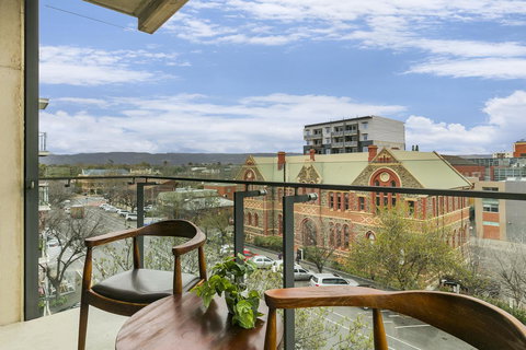 The Soho Hotel - Accommodation Gladstone 2