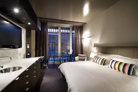 The Soho Hotel - Accommodation Gladstone 15