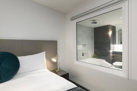 The Soho Hotel - Accommodation Gladstone 16