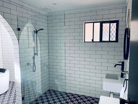 The Manor Basket Range - Accommodation Gladstone 10
