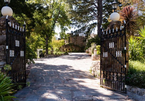 The Manor Basket Range - Accommodation Gladstone 14