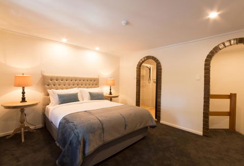 The Manor Basket Range - Accommodation Gladstone 4