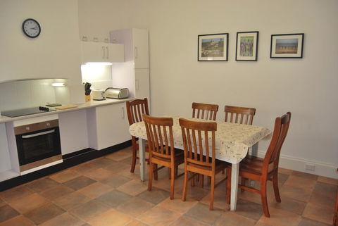 Jacaranda Cottage - Accommodation Gladstone 9