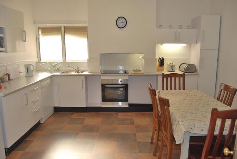 Jacaranda Cottage - Accommodation Gladstone 3