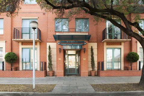 Majestic Tynte Street Apartments - Accommodation Gladstone 3