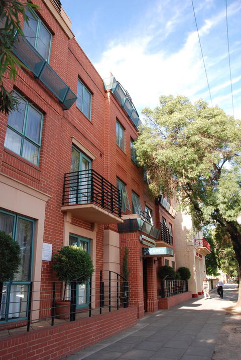 Majestic Tynte Street Apartments - Accommodation Gladstone 4