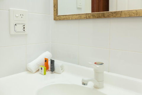 Majestic Tynte Street Apartments - Accommodation Gladstone 15