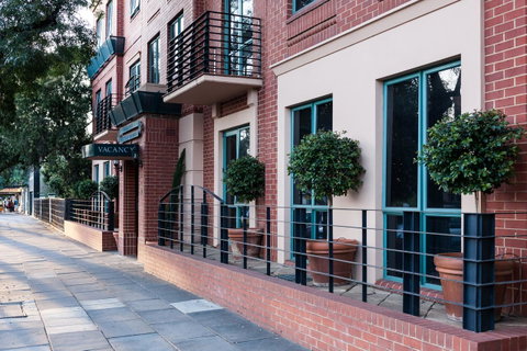 Majestic Tynte Street Apartments - Accommodation Gladstone 0