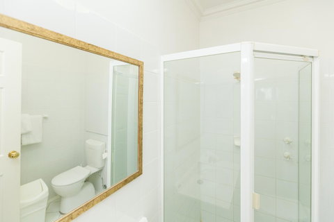 Majestic Tynte Street Apartments - Accommodation Gladstone 14