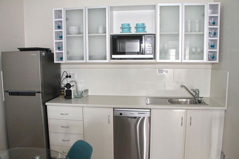 Smugglers Inn Studio Apartments - Accommodation Gladstone 8