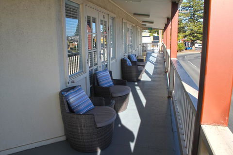 Smugglers Inn Studio Apartments - Accommodation Gladstone 1