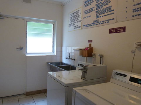 Glenelg Holiday Apartments - Corfu - Accommodation Gladstone 15