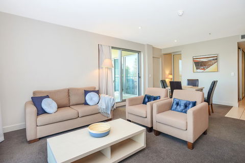 Pier Luxury Apartments - Accommodation Gladstone 24