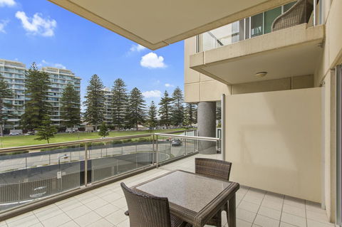 Pier Luxury Apartments - Accommodation Gladstone 5