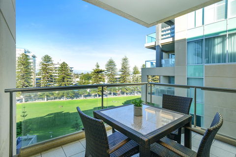 Pier Luxury Apartments - Accommodation Gladstone 3