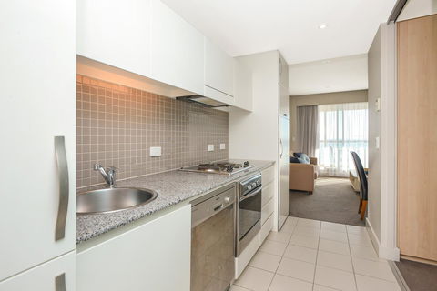 Pier Luxury Apartments - Accommodation Gladstone 15