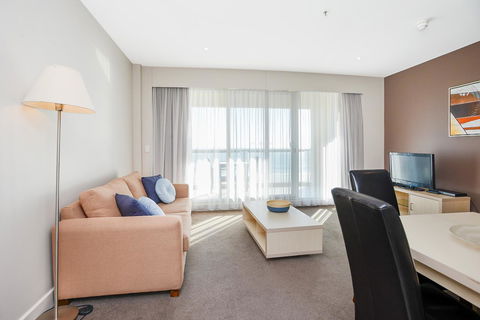 Pier Luxury Apartments - Accommodation Gladstone 13