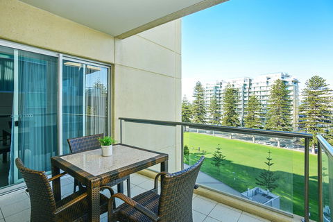 Pier Luxury Apartments - Accommodation Gladstone 26