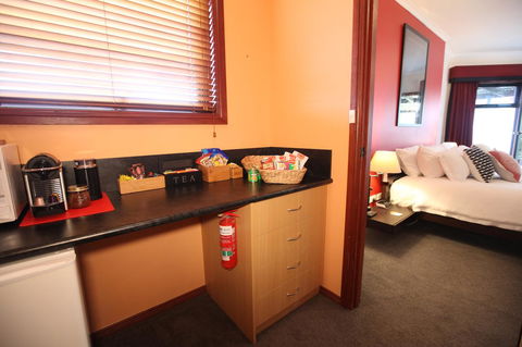 Wine And Roses Bed And Breakfast - Accommodation Gladstone 32