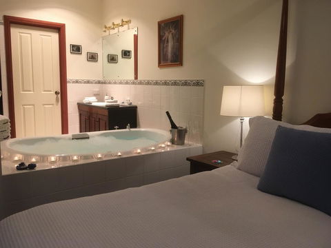 Wine And Roses Bed And Breakfast - Accommodation Gladstone 23