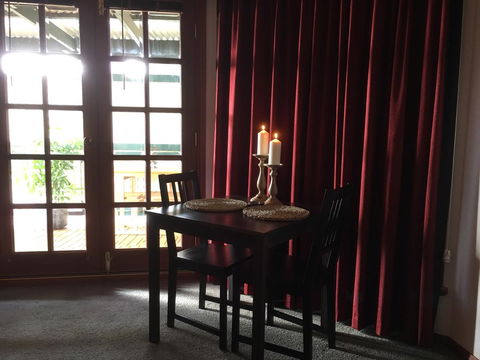 Wine And Roses Bed And Breakfast - Accommodation Gladstone 33