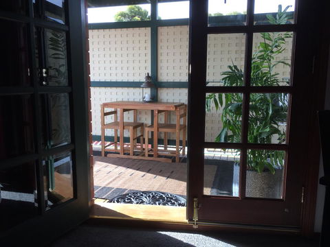 Wine And Roses Bed And Breakfast - Accommodation Gladstone 34