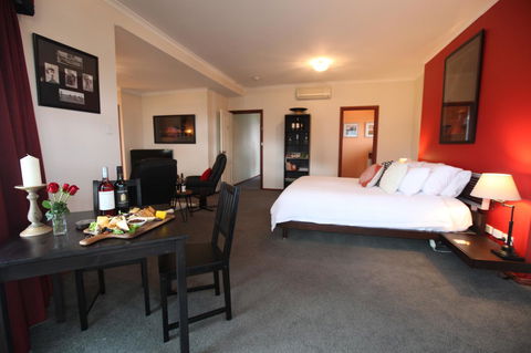 Wine And Roses Bed And Breakfast - Accommodation Gladstone 31