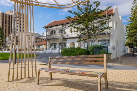 Seawall Apartments - Accommodation Gladstone 15