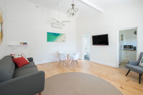Seawall Apartments - Accommodation Gladstone 22