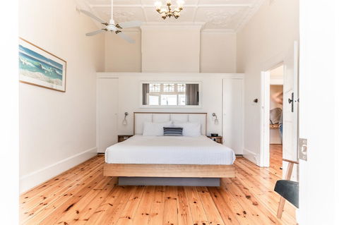 Seawall Apartments - Accommodation Gladstone 6