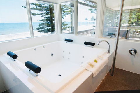 Seawall Apartments - Accommodation Gladstone 30