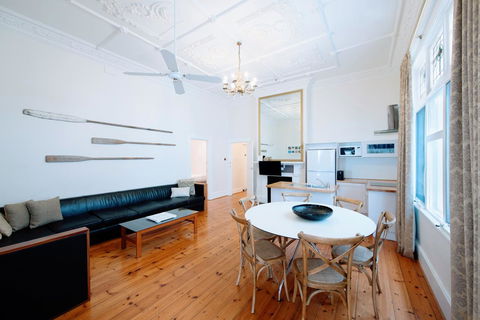 Seawall Apartments - Accommodation Gladstone 12