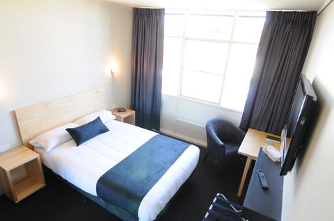 Mansfield Park Hotel - Accommodation Gladstone 13
