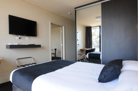 Mansfield Park Hotel - Accommodation Gladstone 1