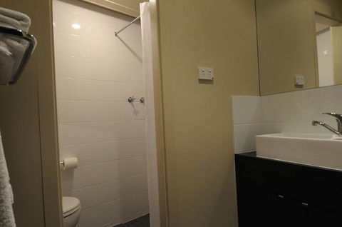 Mansfield Park Hotel - Accommodation Gladstone 11