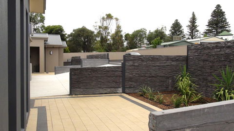 Casavino Luxury Villa - Accommodation Gladstone 16