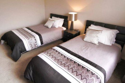 Casavino Luxury Villa - Accommodation Gladstone 33