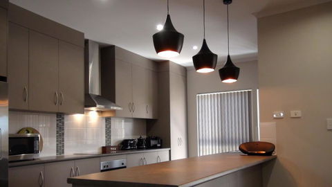 Casavino Luxury Villa - Accommodation Gladstone 20