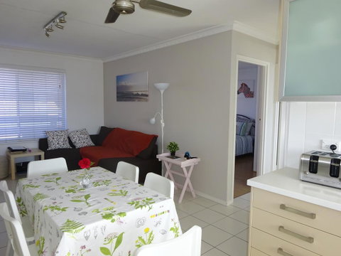 Selene Holiday Apartment @West Beach - Accommodation Gladstone 0