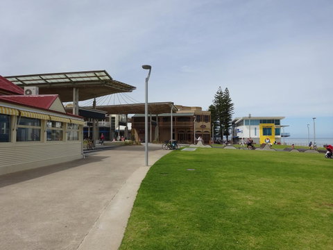 Selene Holiday Apartment @West Beach - Accommodation Gladstone 28