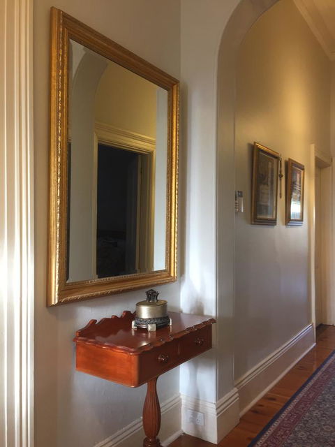 8 Osborne - Accommodation Gladstone 4